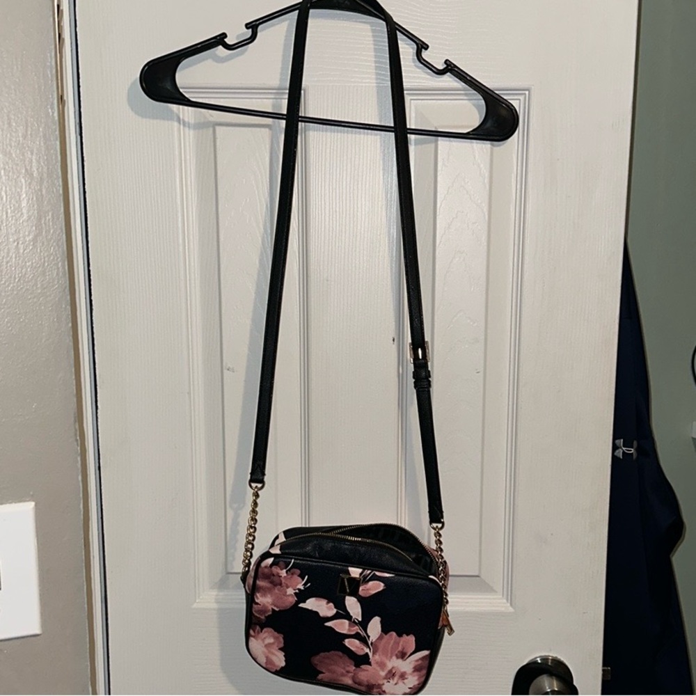 Cross body purse